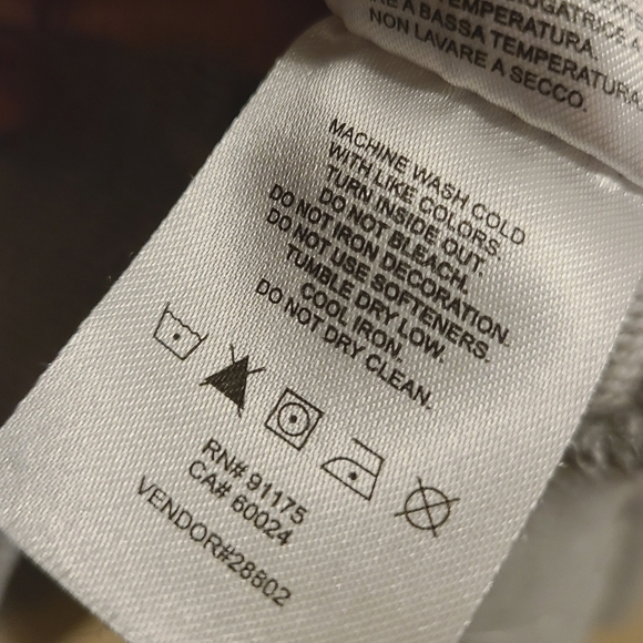 Fila | Women's Gray Vintage Crewneck Sweatshirt (Size XL) - Picture 6 of 10